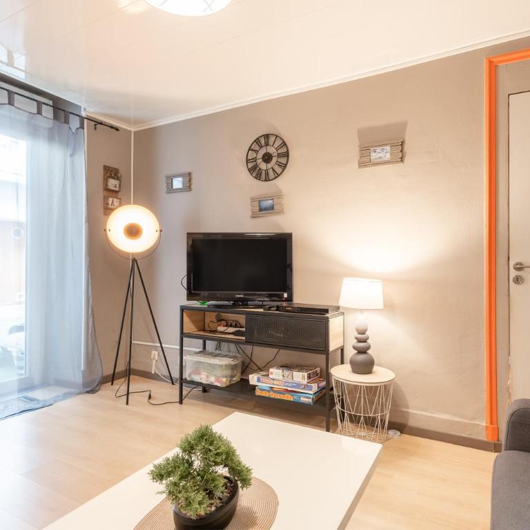 Appartement T2 Les Pyrénées - Appartement avec Terrasse - 3