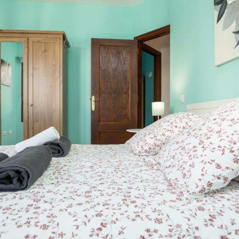 Apartamento El Muellito - Three-Bedroom Apartment with Water View - 10