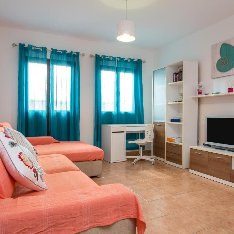 Apartamento El Muellito - Three-Bedroom Apartment with Water View - 6