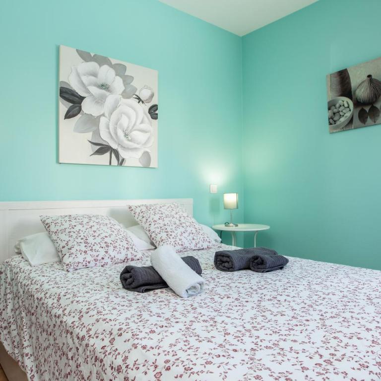 Apartamento El Muellito - Three-Bedroom Apartment with Water View - 8