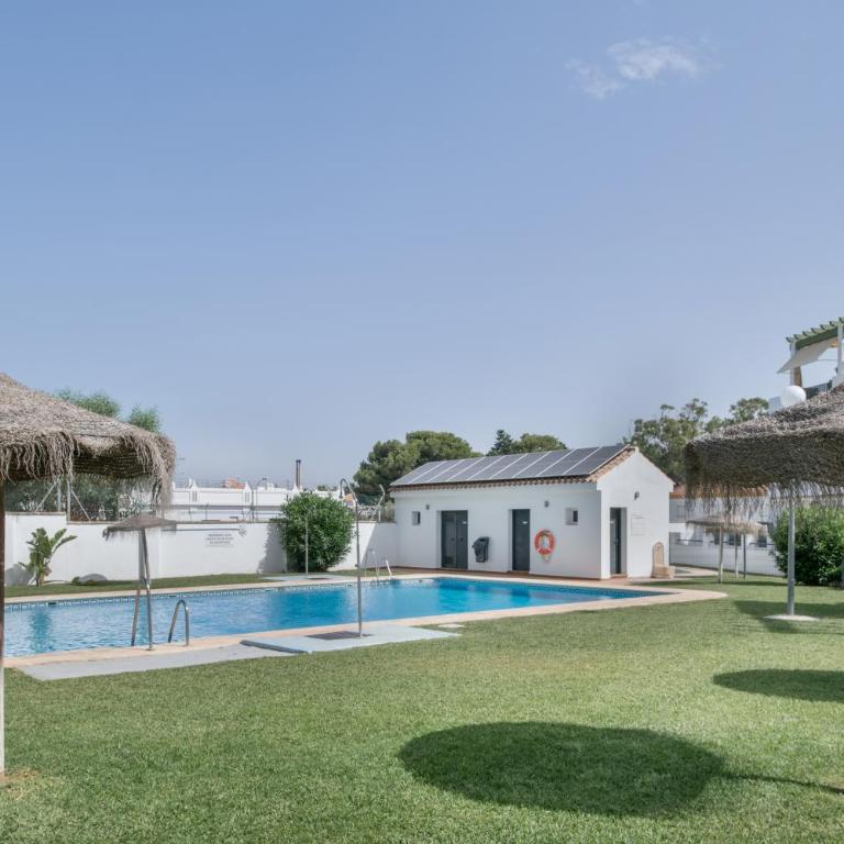 Refugio Atalaya Piscina y Parking - Apartamento Premium de 3 dormitorios con balcón - 2