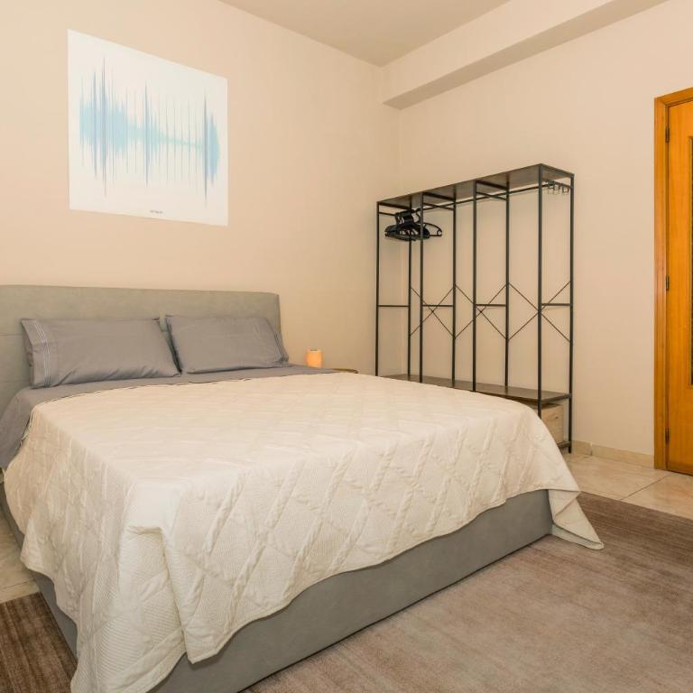 Lemon Terrace - Two-Bedroom Deluxe Apartment with Balcony - 6
