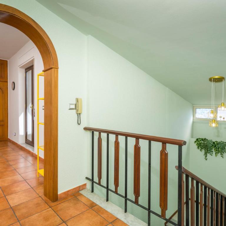 Lemon Terrace - Two-Bedroom Deluxe Apartment with Balcony - 10