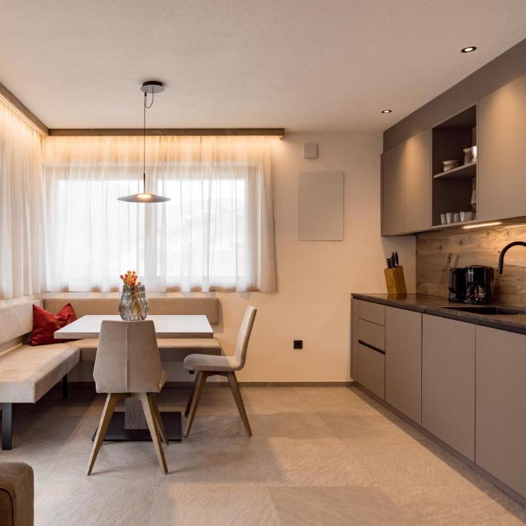 Obergasserhof Apt Tiroler - Appartamento Deluxe con 2 Camere da Letto e Vista Giardino - 1