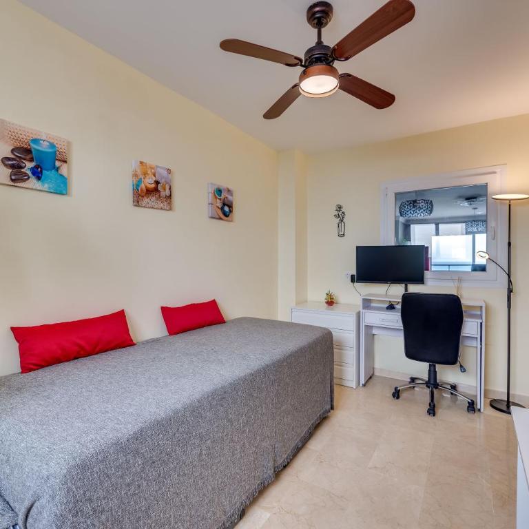 Beach apartment Marbella - Three-Bedroom Premium Apartment with Balcony - 21