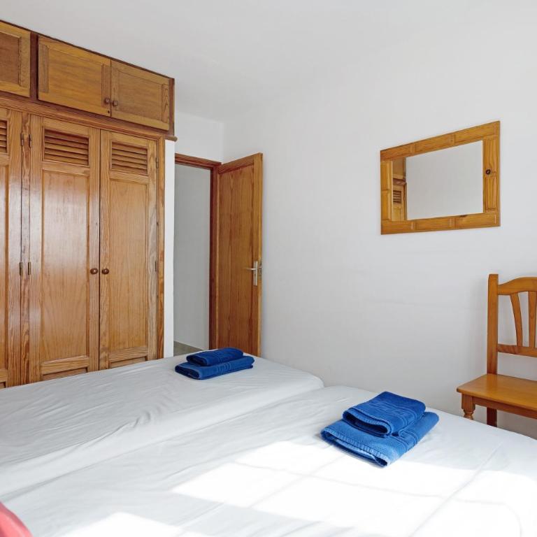 Puerto Chico 9 - Two-Bedroom Deluxe Apartment with Ocean View - 17