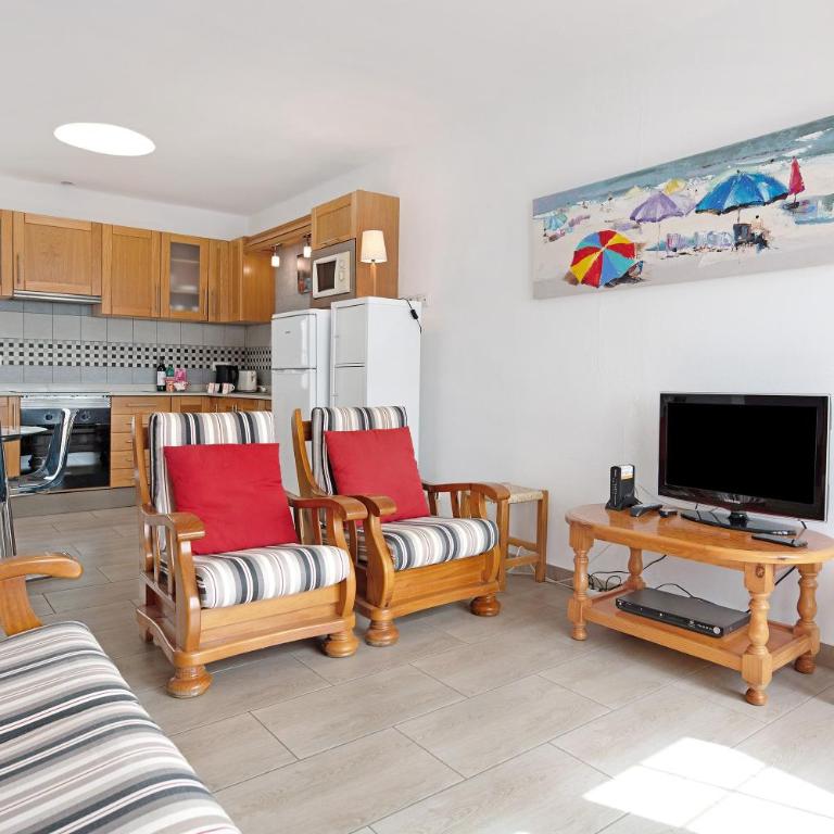 Puerto Chico 9 - Two-Bedroom Deluxe Apartment with Ocean View - 9