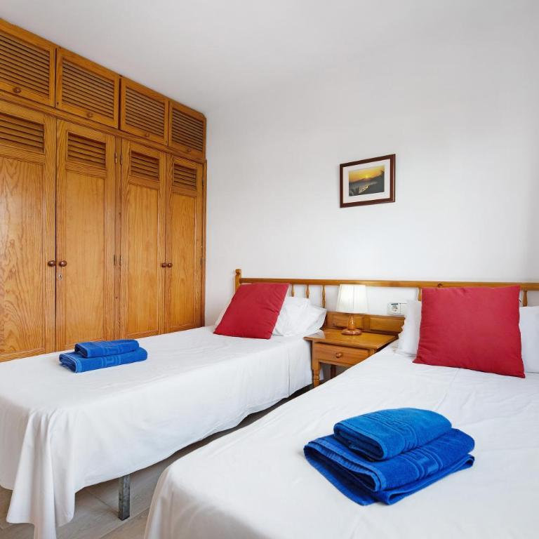 Puerto Chico 9 - Two-Bedroom Deluxe Apartment with Ocean View - 15