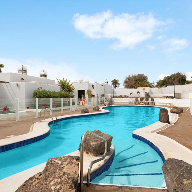 Puerto Chico 9 - Two-Bedroom Deluxe Apartment with Ocean View - 1