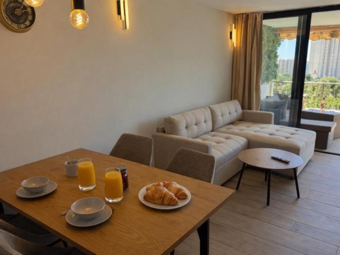 Moderno apartamento con terraza, piscina y vistas al mar by Turihome - Apartment - 7