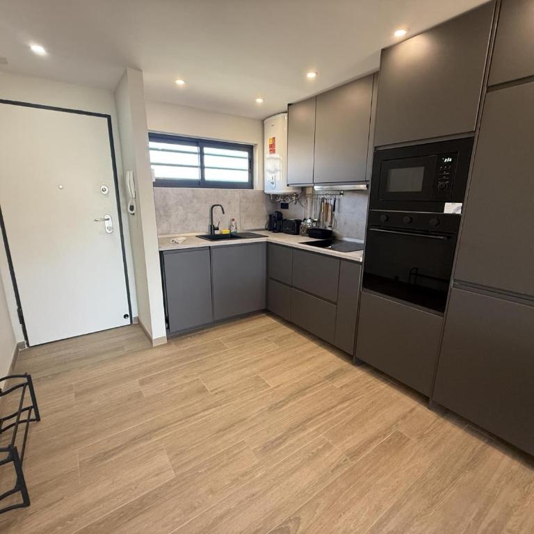 Moderno apartamento con terraza, piscina y vistas al mar by Turihome - Apartment - 14