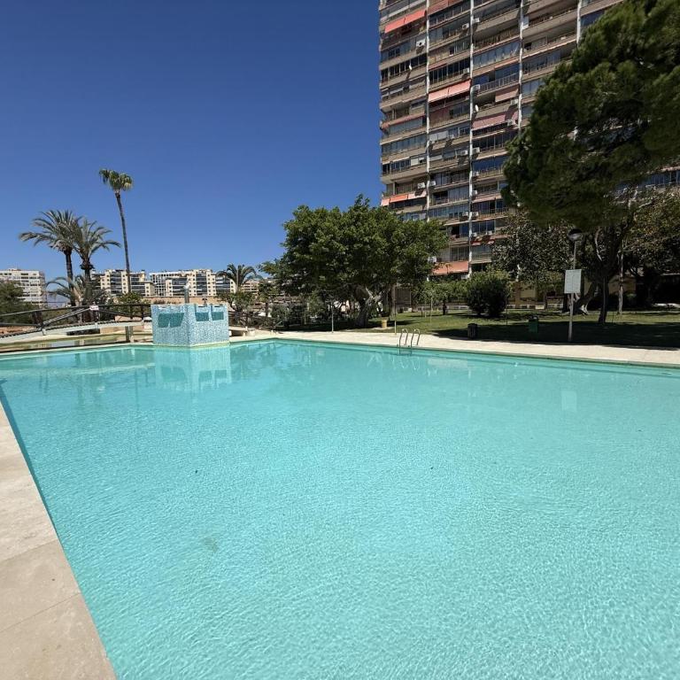 Moderno apartamento con terraza, piscina y vistas al mar by Turihome - Apartment - 19