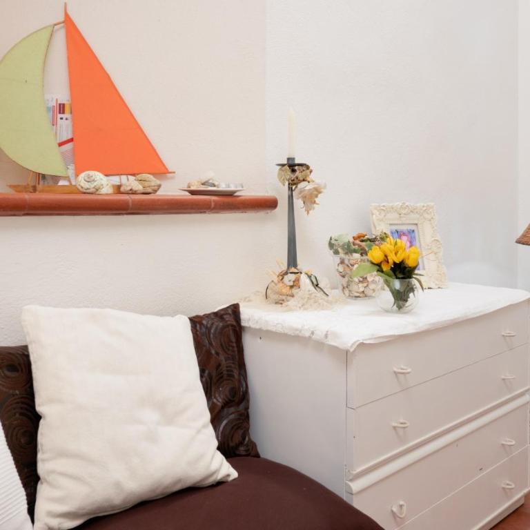 Casa Vacanze Miky Punta Asfodeli - Appartamento con 1 Camera da Letto e Vista Giardino - 8