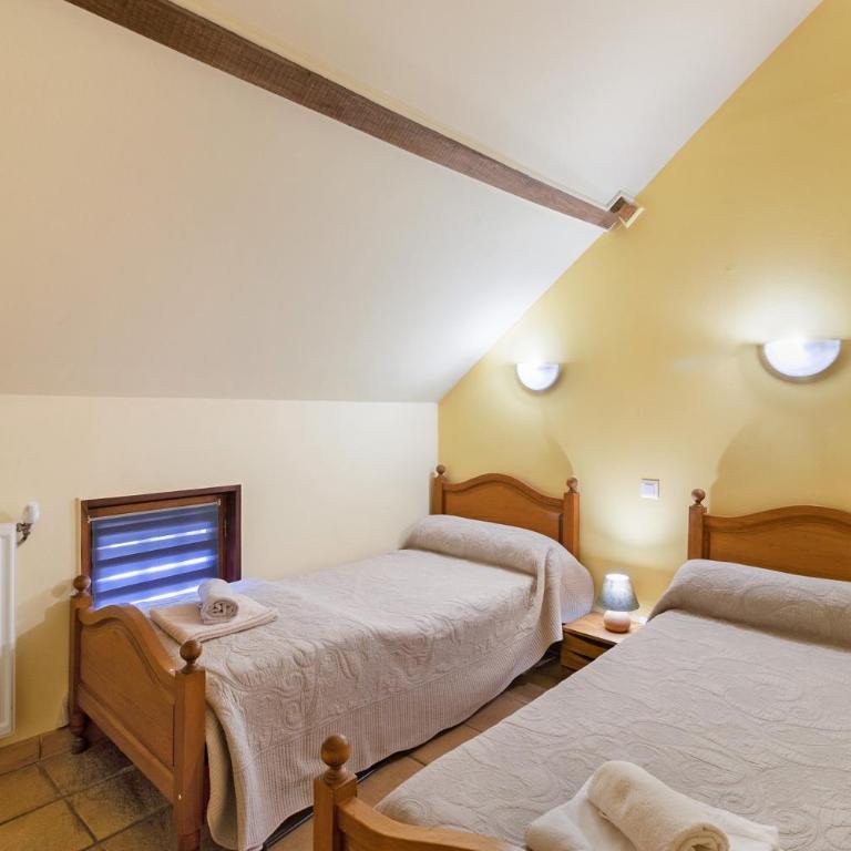 La Ferme de la Croix d'Allon - Quadruple Room with Shower - 3