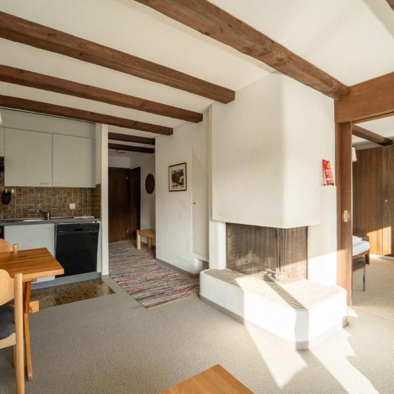 Retro Laax Apartment near Cable Car - Apartment - 7
