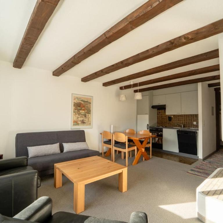 Retro Laax Apartment near Cable Car - Apartment - 11