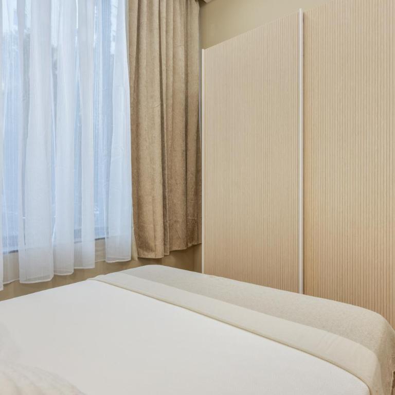 Apartamentos Brisas de Cádiz 2 - Habitación Triple con ducha - 12