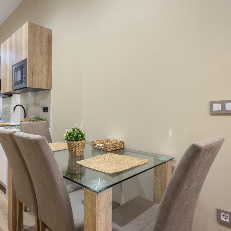 Apartamentos Brisas de Cádiz 2 - Habitación Triple con ducha - 4