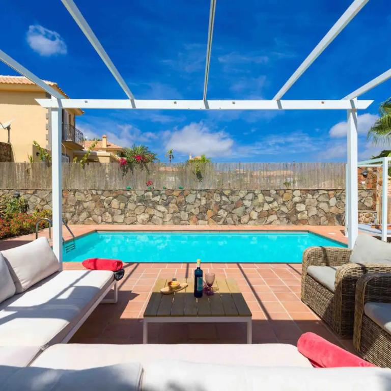 Villa Linda - Three-Bedroom House - 31