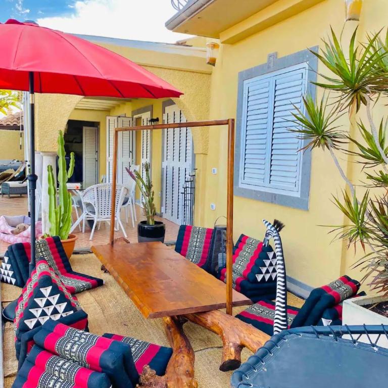 Villa Linda - Three-Bedroom House - 32