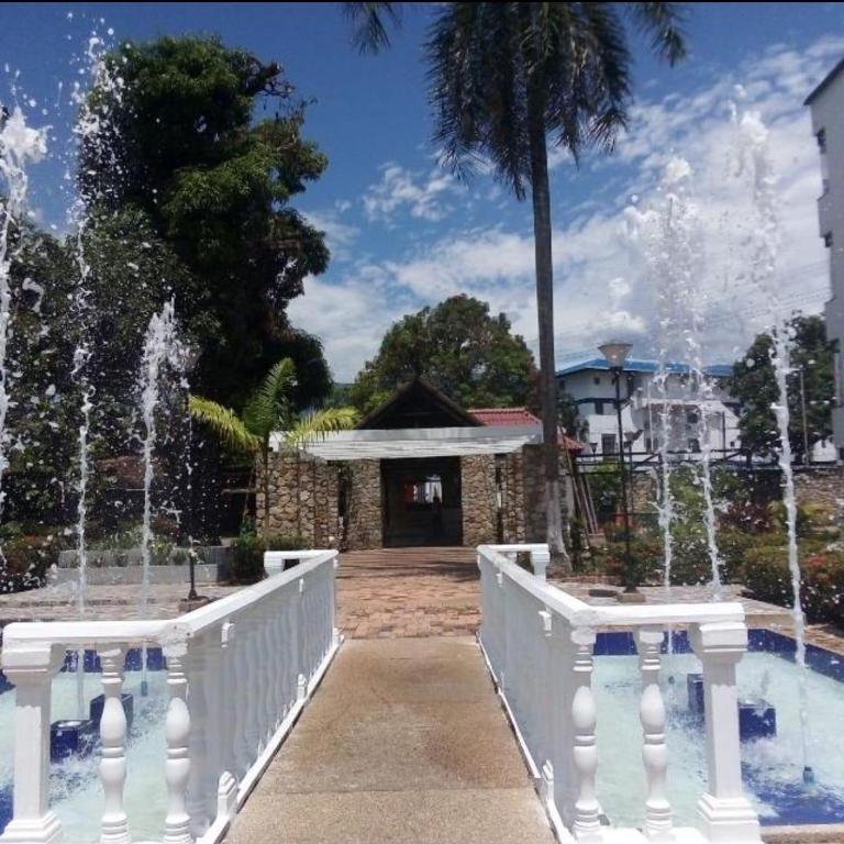 Apto con piscina en el centro de melgar - Condominio - Apartamento de 3 dormitorios - 9