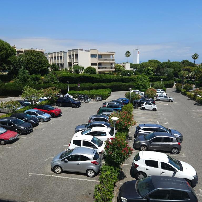 Le Vauban grand 2 pièces parking - Maison 1 Chambre - 24