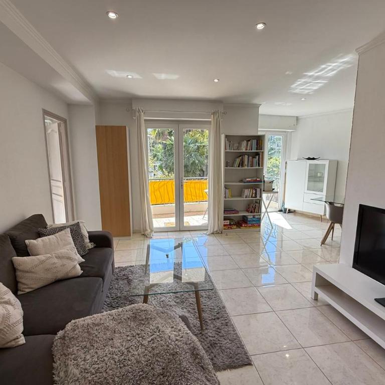 Cannes Centre Grand 3 chambres avec terrasse - Appartement - 7