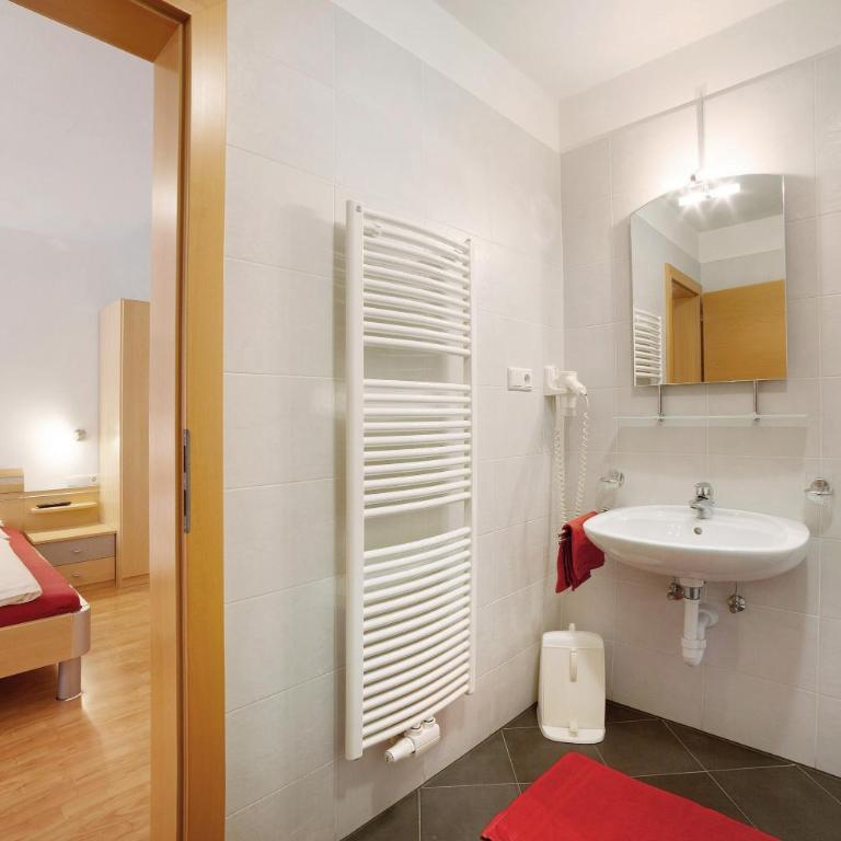 Fröhlichhof Wohnung Pink Lady - Apartamento Deluxe de 2 dormitorios con vistas al jardín - 14
