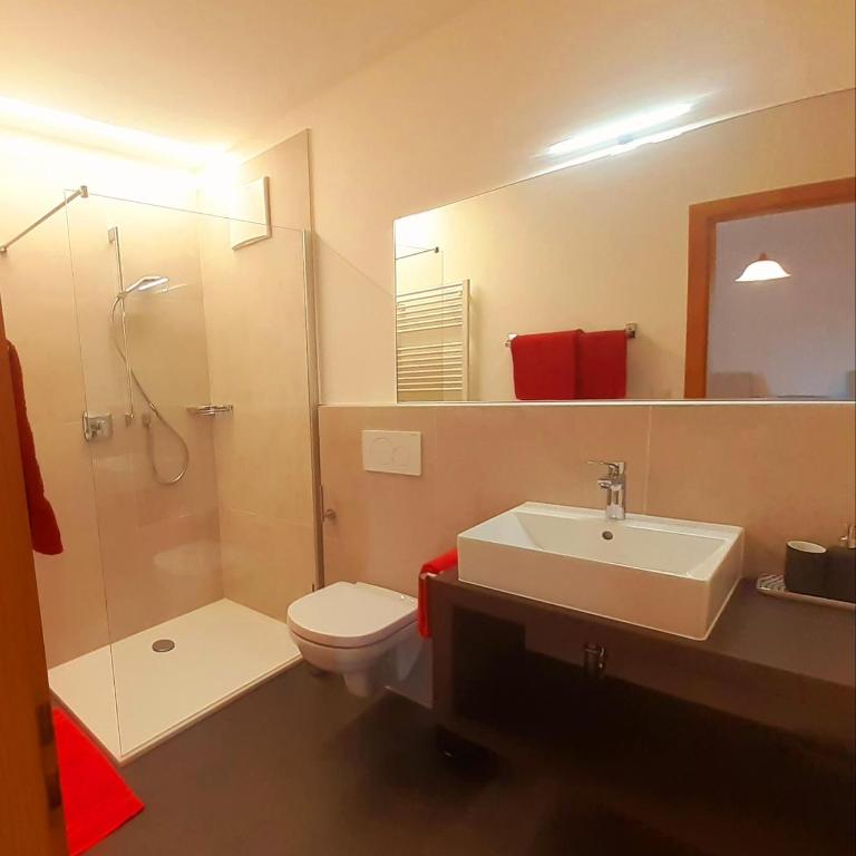 Fröhlichhof Wohnung Pink Lady - Apartamento Deluxe de 2 dormitorios con vistas al jardín - 15