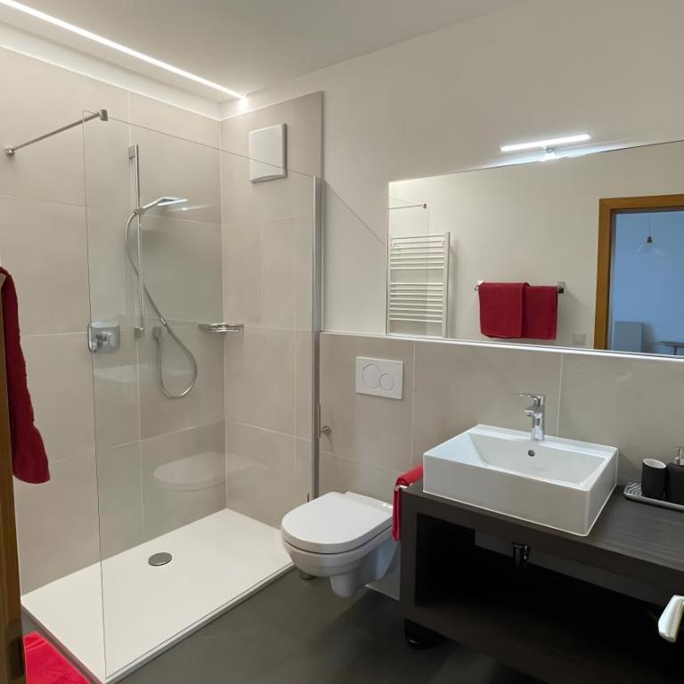 Fröhlichhof Wohnung Pink Lady - Apartamento Deluxe de 2 dormitorios con vistas al jardín - 10
