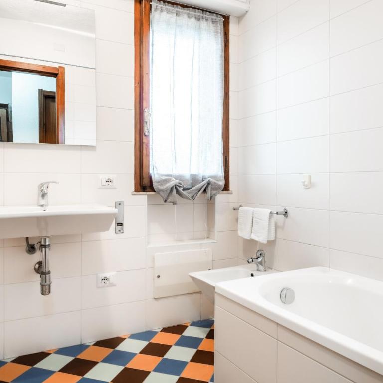Appartamento a 10 minuti dal mare - Appartamento Deluxe con 2 Camere da Letto e Balcone - 14