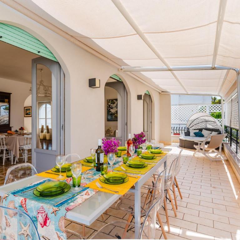 Villa Lola - Three-Bedroom House - 1