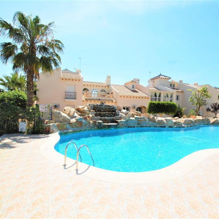 Beautiful House in a quiet area - Casa de 2 dormitorios - 33