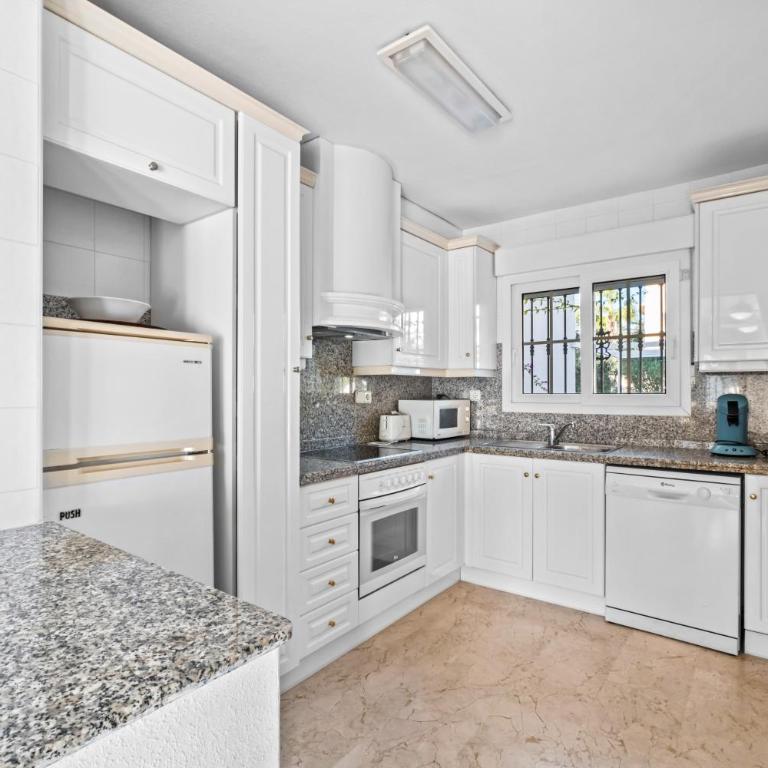 Beautiful House in a quiet area - Casa de 2 dormitorios - 12