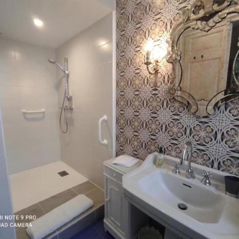 La Suite Barbes - Appartamento Superior con 1 Camera da Letto e Balcone - 18