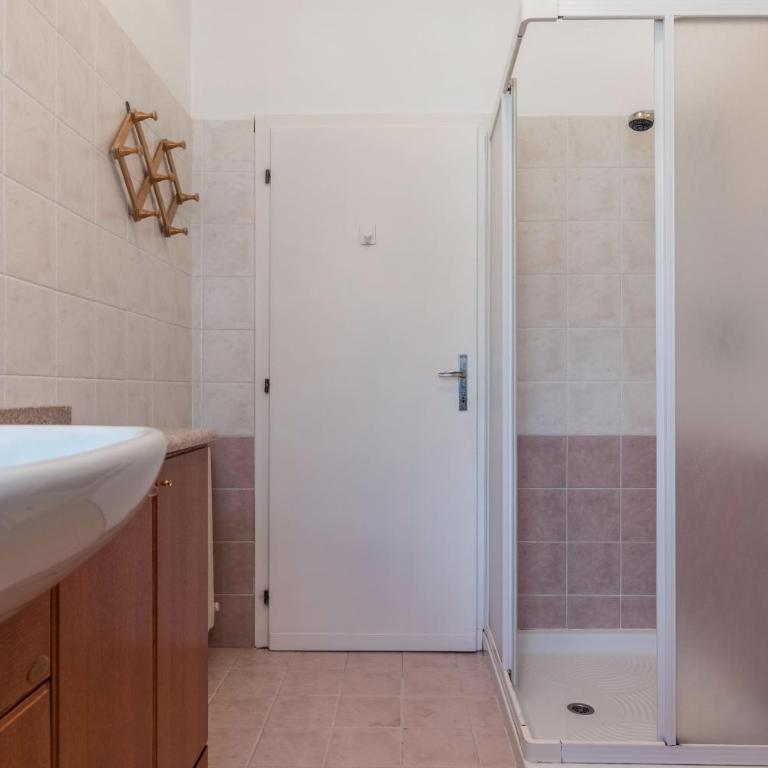 Appartamento Adamello Casa Lucia - Appartamento Deluxe con 2 Camere da Letto e Vista Giardino - 17
