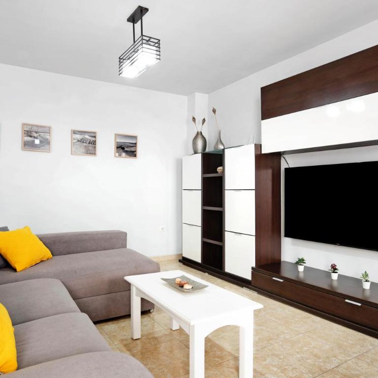 Adosado Conil Centro - familias - Apartamento Premium de 3 dormitorios con balcón - 3