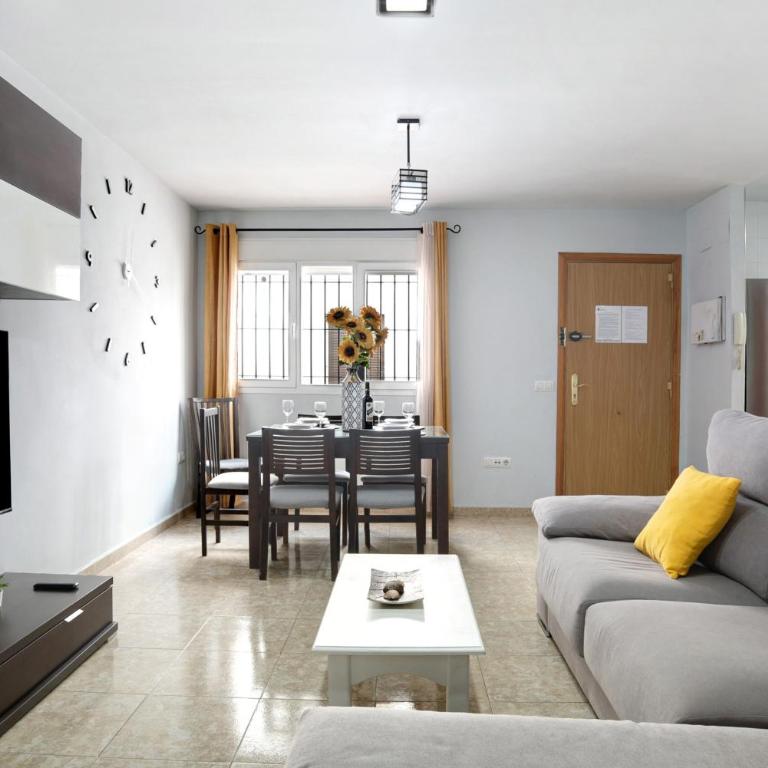Adosado Conil Centro - familias - Apartamento Premium de 3 dormitorios con balcón - 2