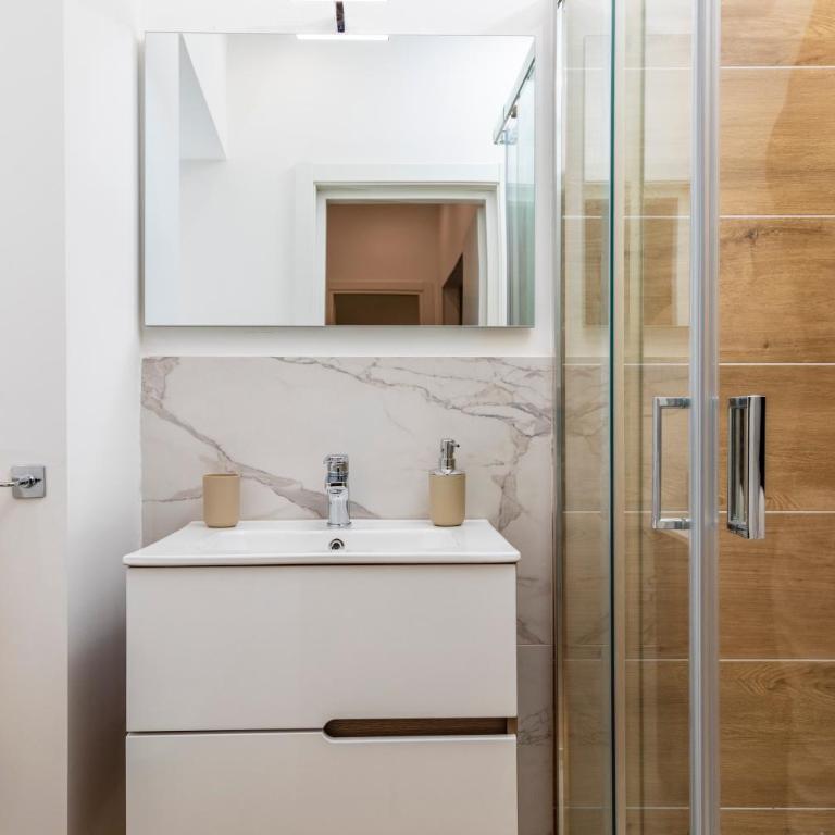 Good Vibes Home - Appartamento Superior con 1 Camera da Letto e Balcone - 16