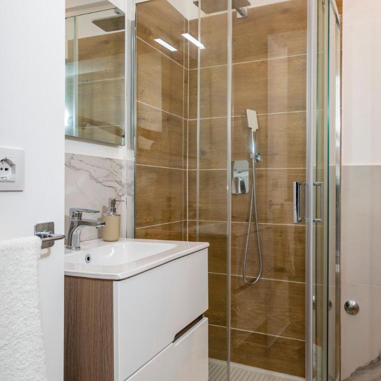 Good Vibes Home - Appartamento Superior con 1 Camera da Letto e Balcone - 15
