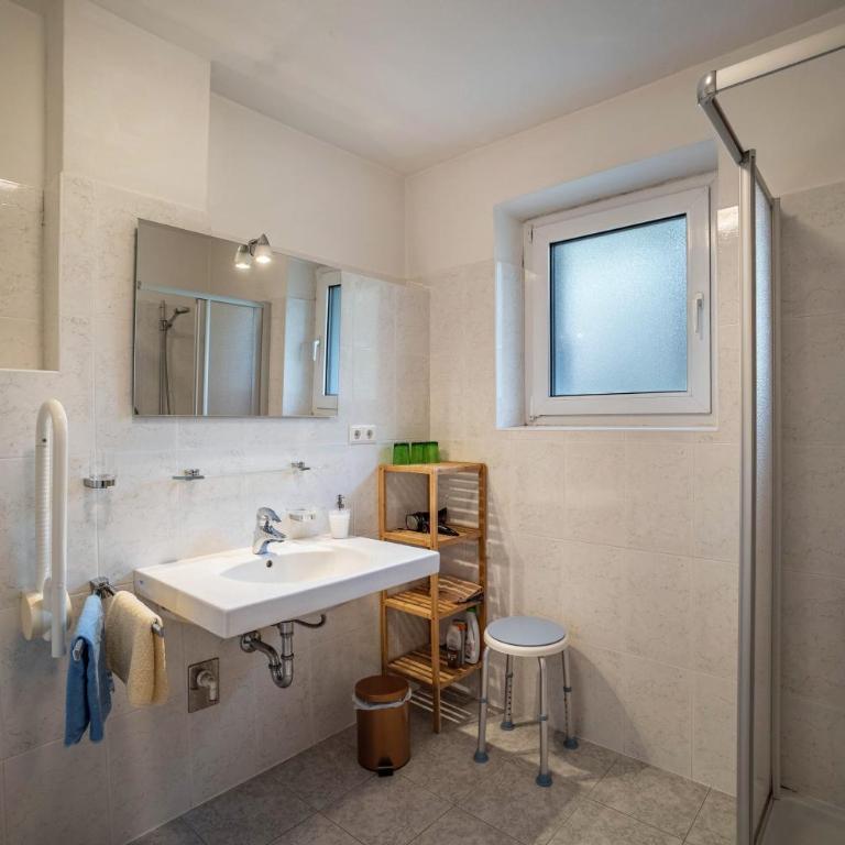 Silbernagl sonnig mit Gartenblick - Appartamento con 1 Camera da Letto e Vista Lago - 13