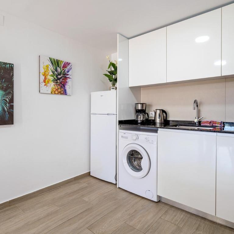 Francesca - One-Bedroom Apartment with Garden - 9