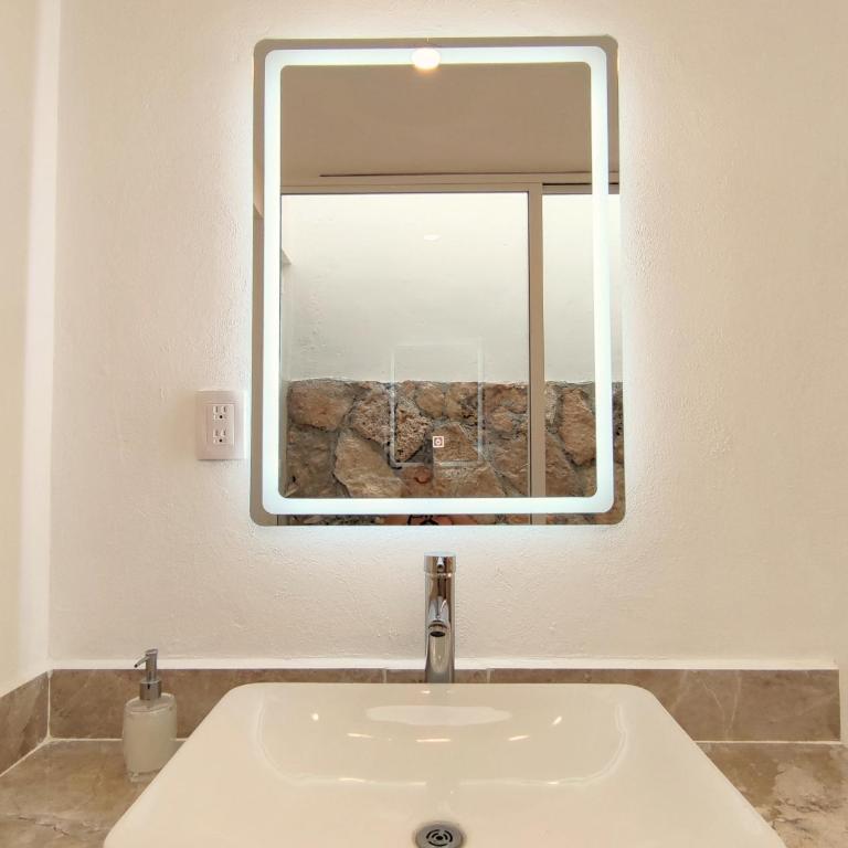 Casa Colibri Central Villa with Private Pool and Tub Merida - One-Bedroom Apartment - 16