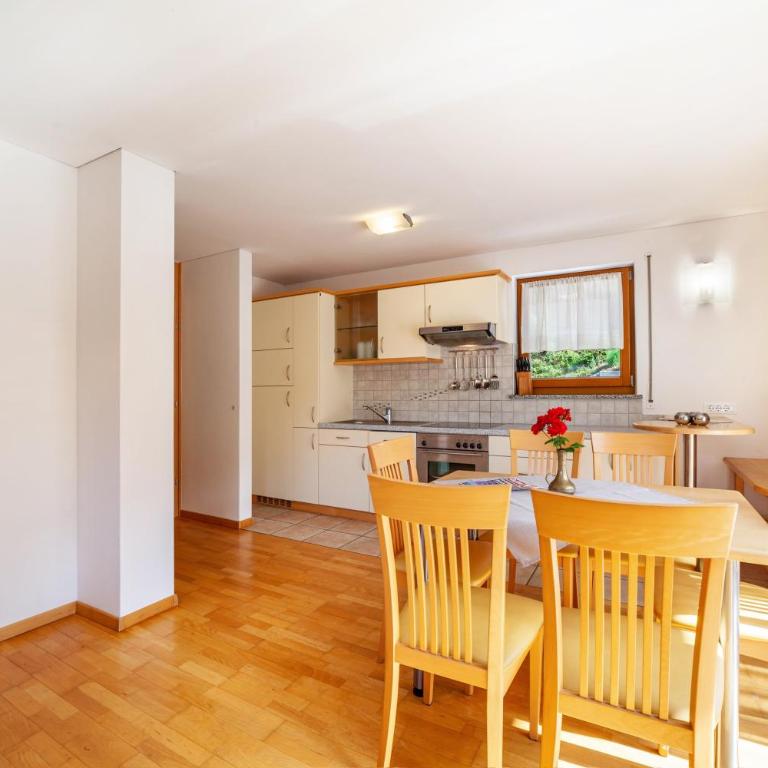 Ferienwohnung Sonnegg - Appartamento Deluxe con 2 Camere da Letto e Vista Giardino - 21
