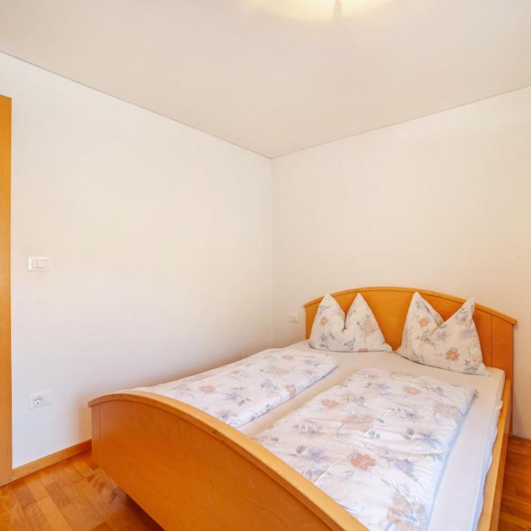 Ferienwohnung Sonnegg - Appartamento Deluxe con 2 Camere da Letto e Vista Giardino - 16