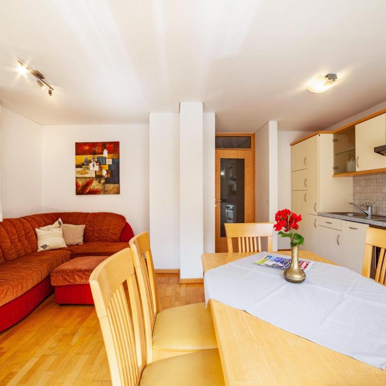 Ferienwohnung Sonnegg - Appartamento Deluxe con 2 Camere da Letto e Vista Giardino - 19