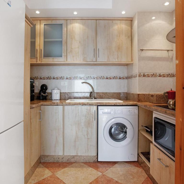 Casa Mariposa - Superior One-Bedroom Apartment with Balcony - 7