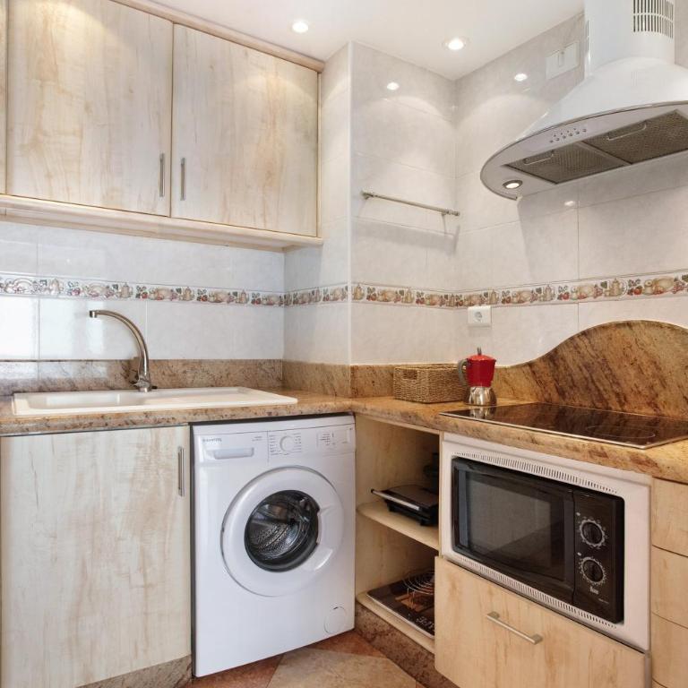 Casa Mariposa - Superior One-Bedroom Apartment with Balcony - 8