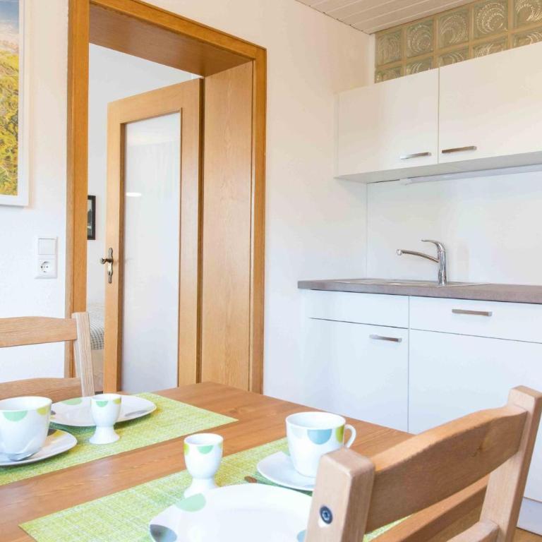 Ferienwohnung Am Alpenblick - One-Bedroom Apartment with Garden View - 9