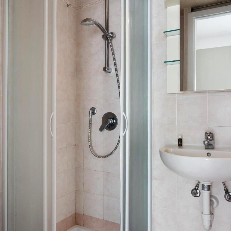 Victoria Apartments Lucus Bormani - Appartamento Deluxe con 2 Camere da Letto e Balcone - 9